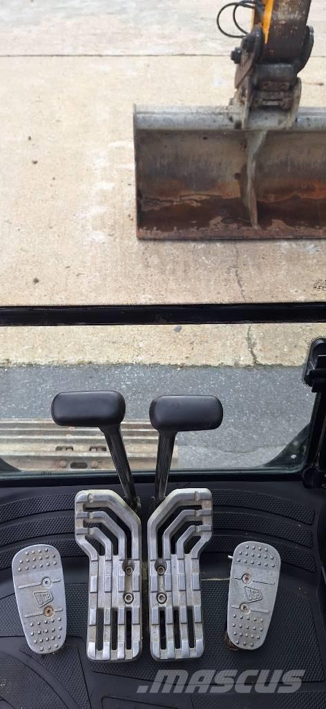 JCB JS 131 LC 대형 굴삭기 29톤 이상