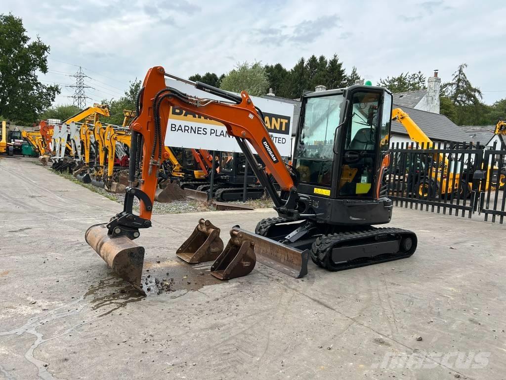 Doosan DX 27 Z 소형 굴삭기 7톤 미만