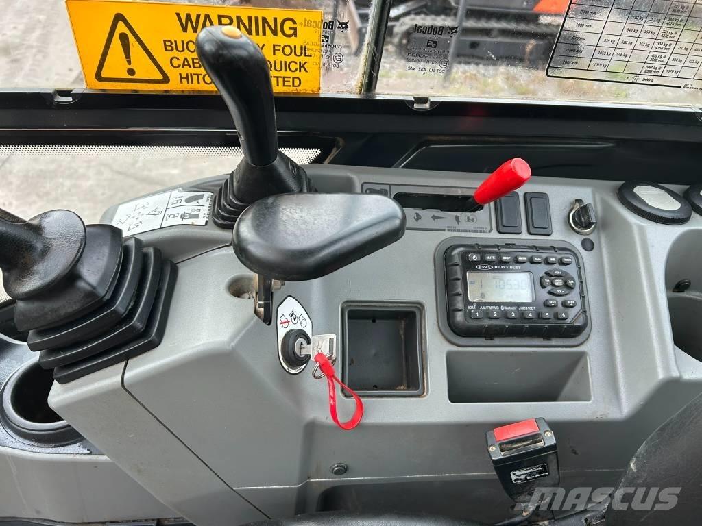 Doosan DX 27 Z 소형 굴삭기 7톤 미만