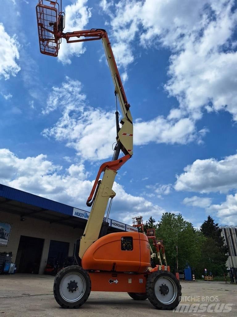 JLG 600 AJ 관절형 전동이동 리프트