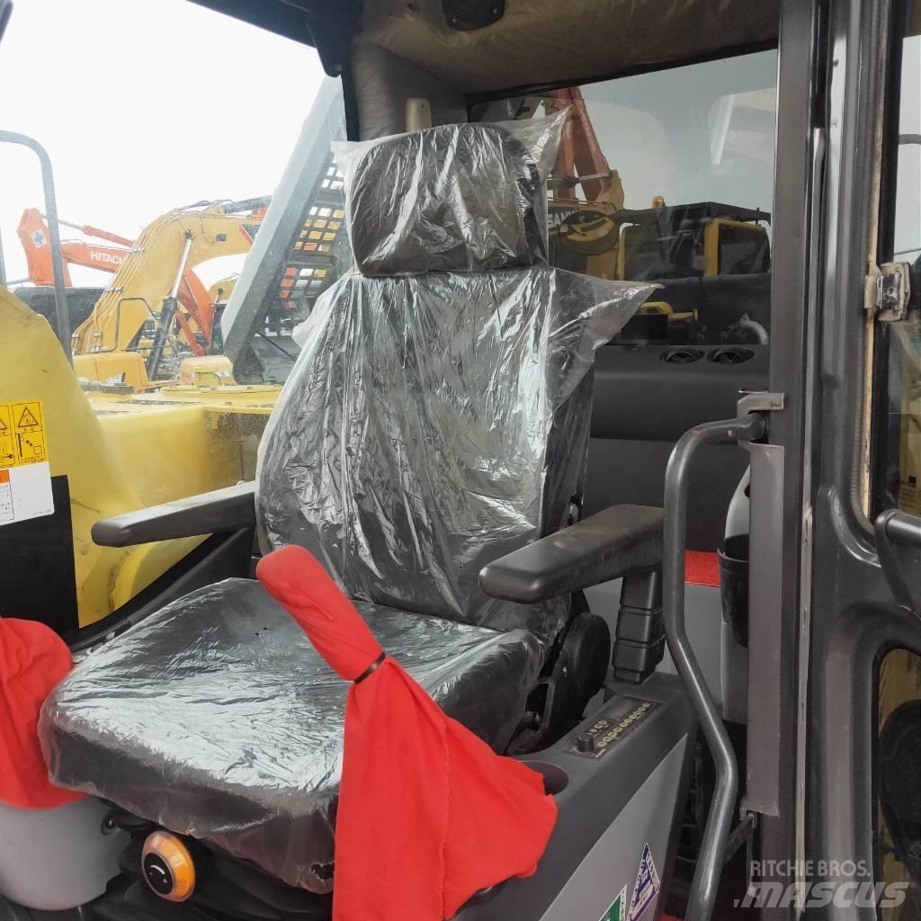 Komatsu PC200-8 대형 굴삭기 29톤 이상