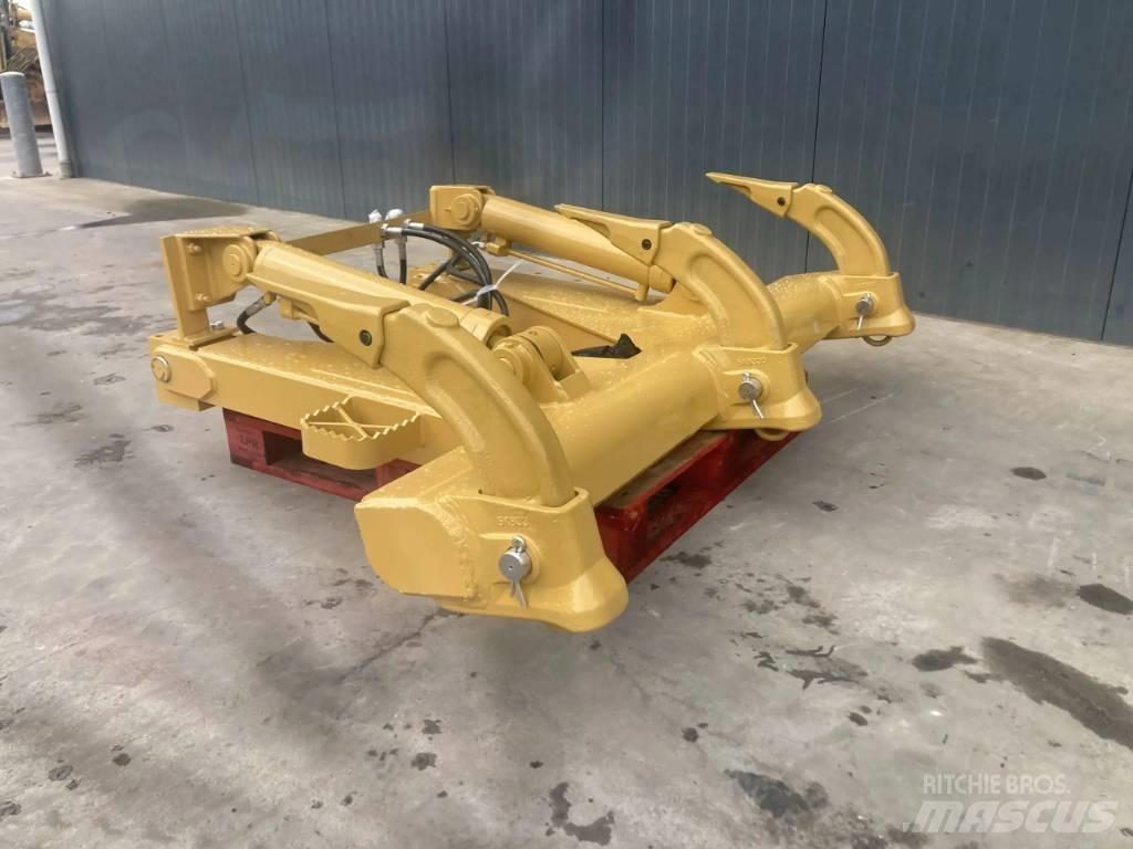 CAT D5N Ripper 스크레퍼