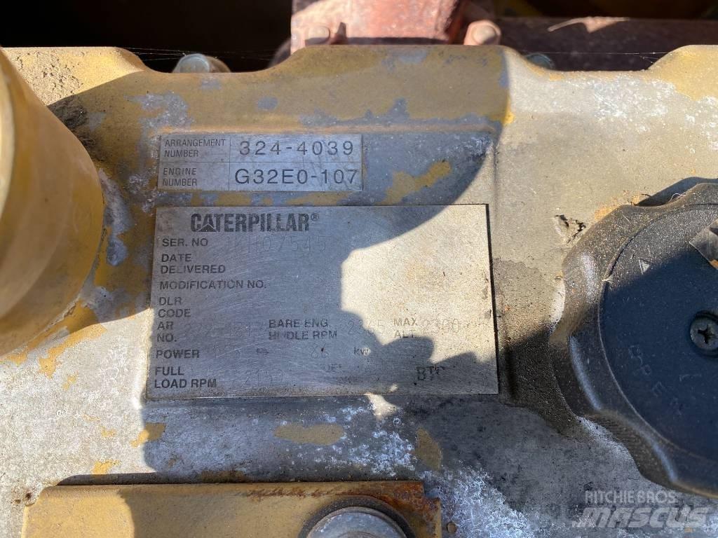 CAT 320 D 대형 굴삭기 29톤 이상