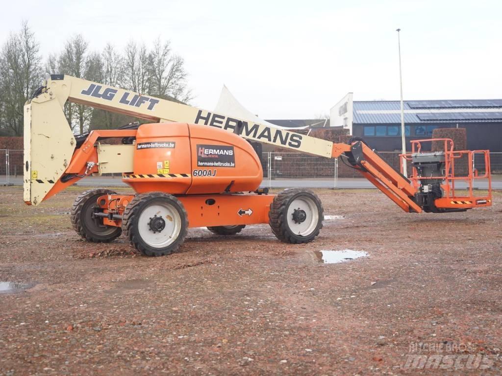 JLG 600 AJ 관절형 전동이동 리프트