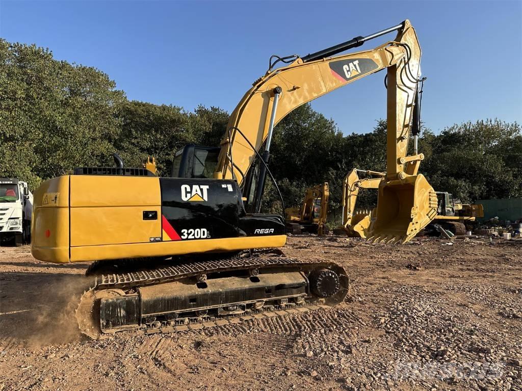 CAT 320 D 대형 굴삭기 29톤 이상