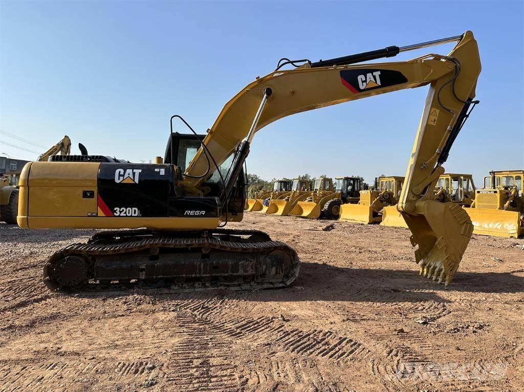CAT 320 D 대형 굴삭기 29톤 이상