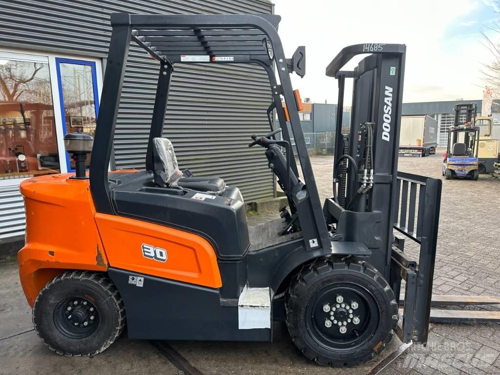 Doosan D30NX 디젤 지게차