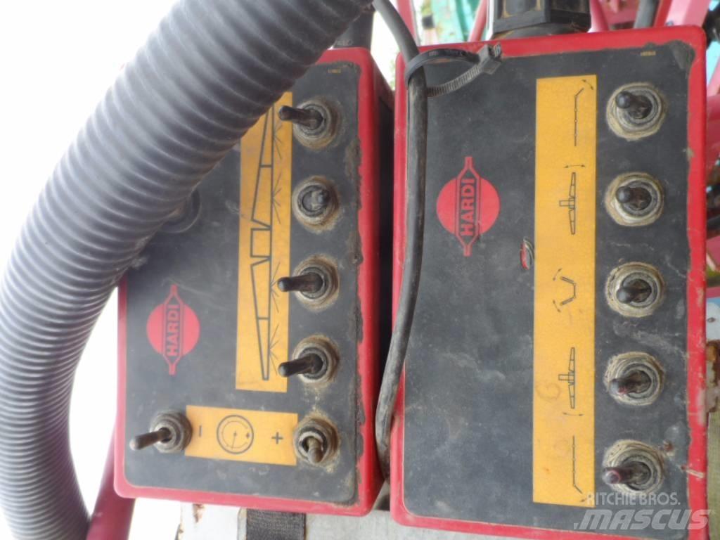 Hardi TZ2500 견인형 분무기