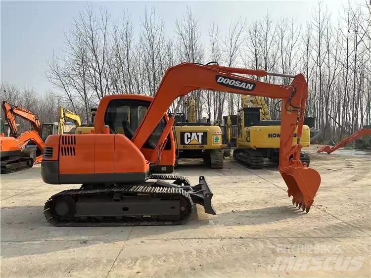 Doosan DX75 대형 굴삭기 29톤 이상