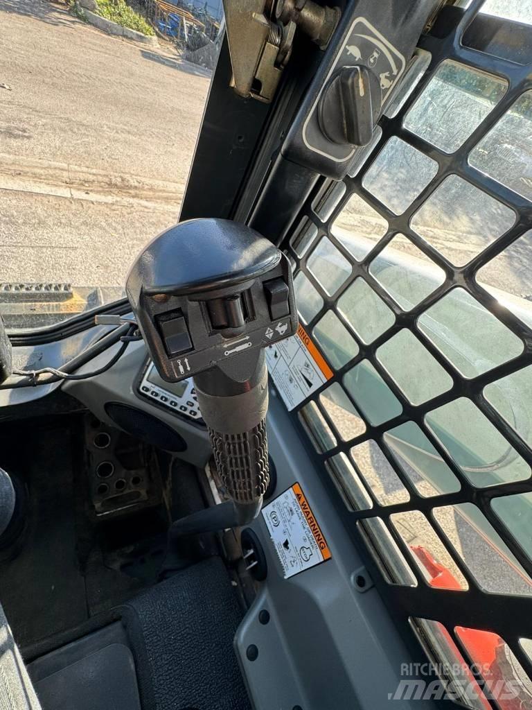 Bobcat T 770  스키드로더