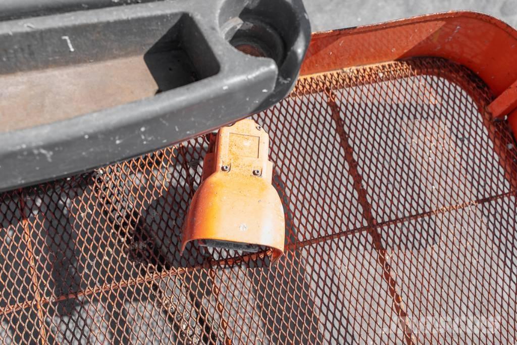 JLG 460 SJ 견인식 전동이동 리프트