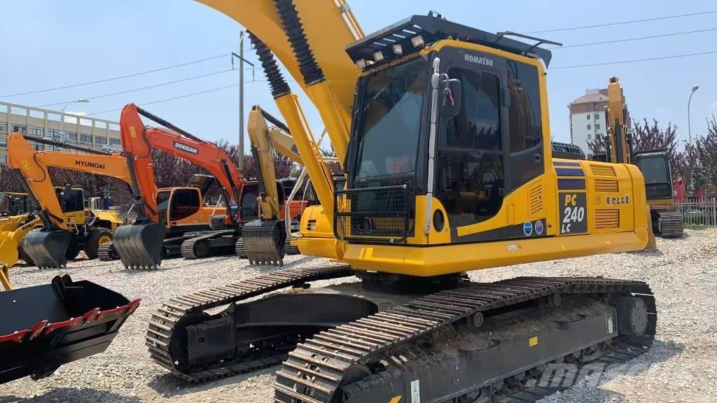 Komatsu PC 240 LC 대형 굴삭기 29톤 이상