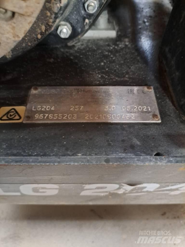 Husqvarna LG 204 진동롤러