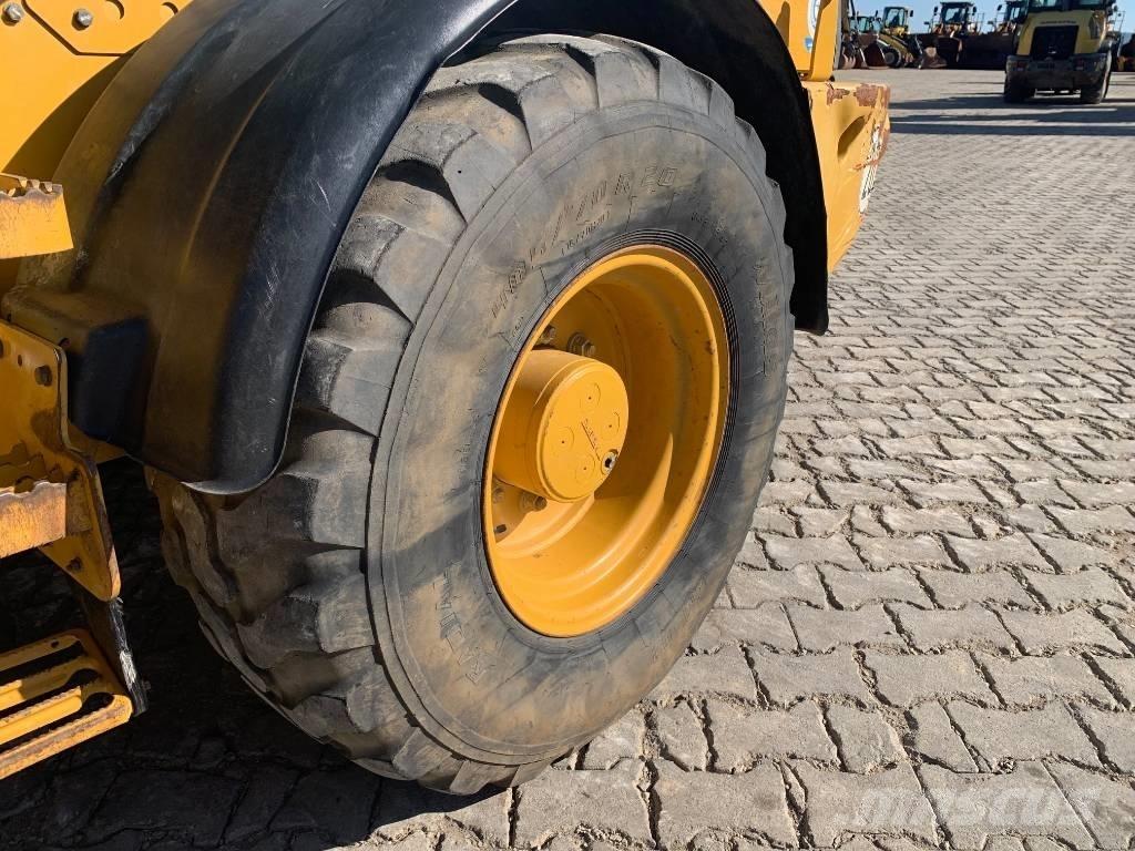 CAT 908M  휠로우더