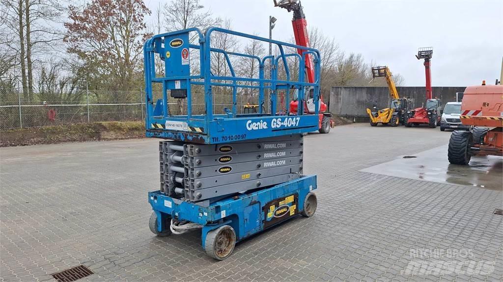 Genie GS4047 가위형 리프트