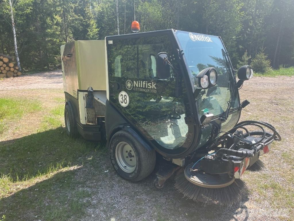 Nilfisk CR3500 도로 청소차