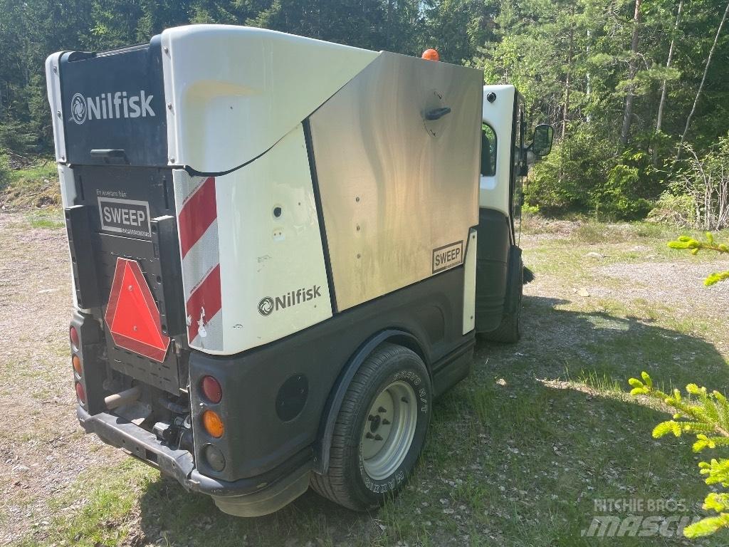 Nilfisk CR3500 도로 청소차