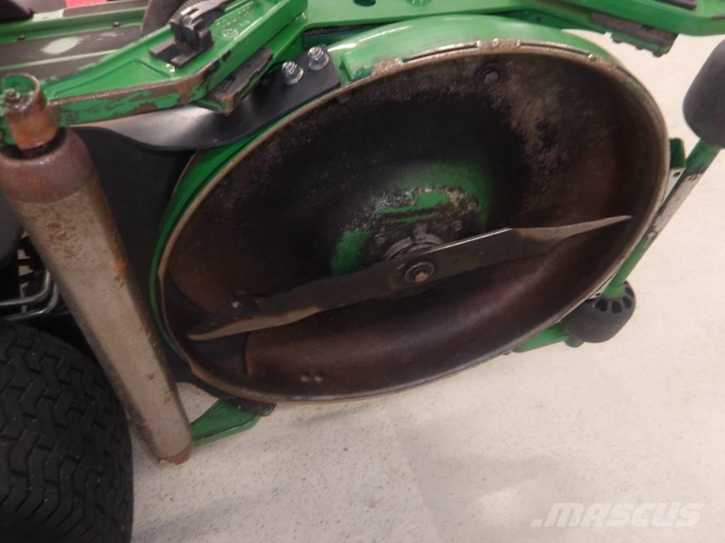 John Deere 9009 A 거친면 다듬기 위한 잔디깎기
