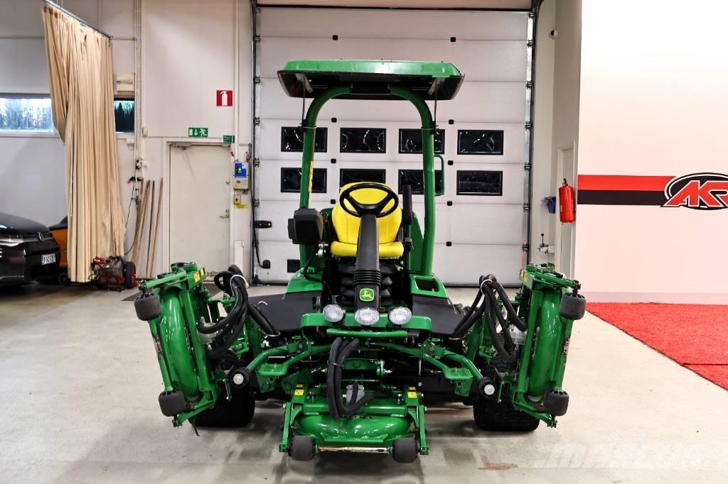 John Deere 9009 A 거친면 다듬기 위한 잔디깎기