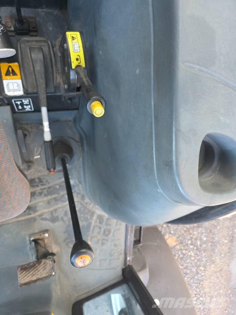 New Holland TD 90 D 트랙터