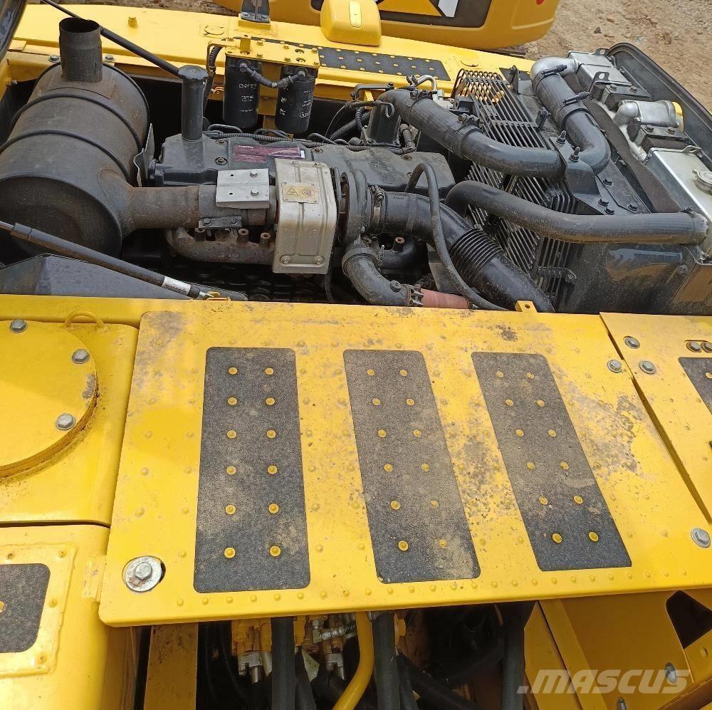 Komatsu PC 210 대형 굴삭기 29톤 이상