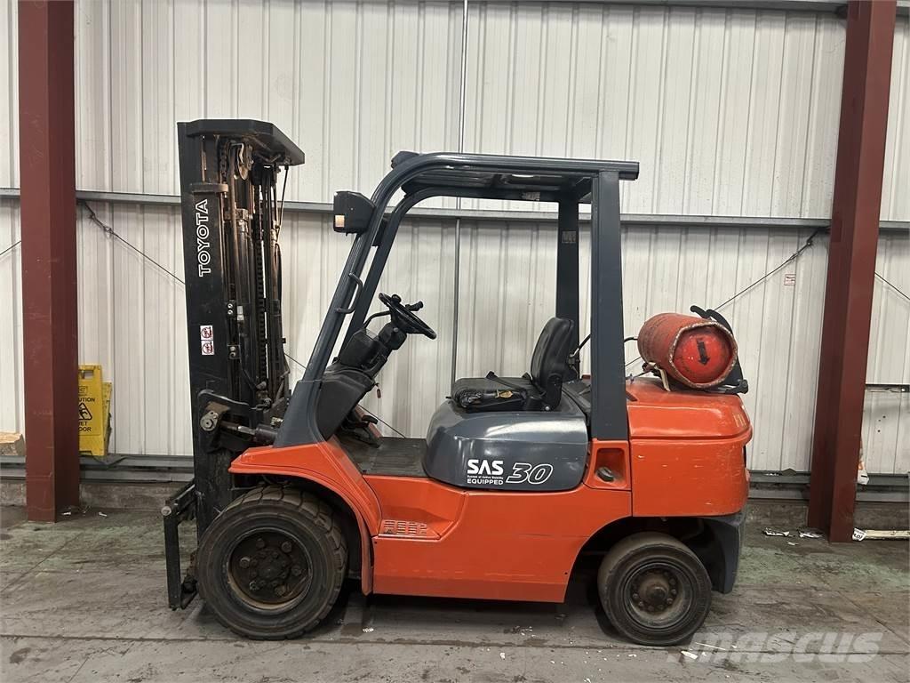 Toyota 7FGF30 LPG 지게차