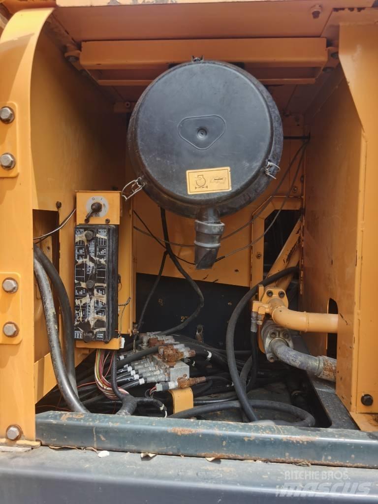 Hyundai R305LC-9T 대형 굴삭기 29톤 이상