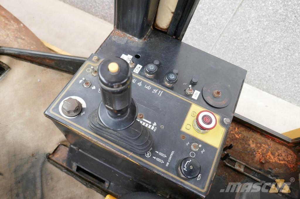 CAT CS433C 싱글 드럼 롤러