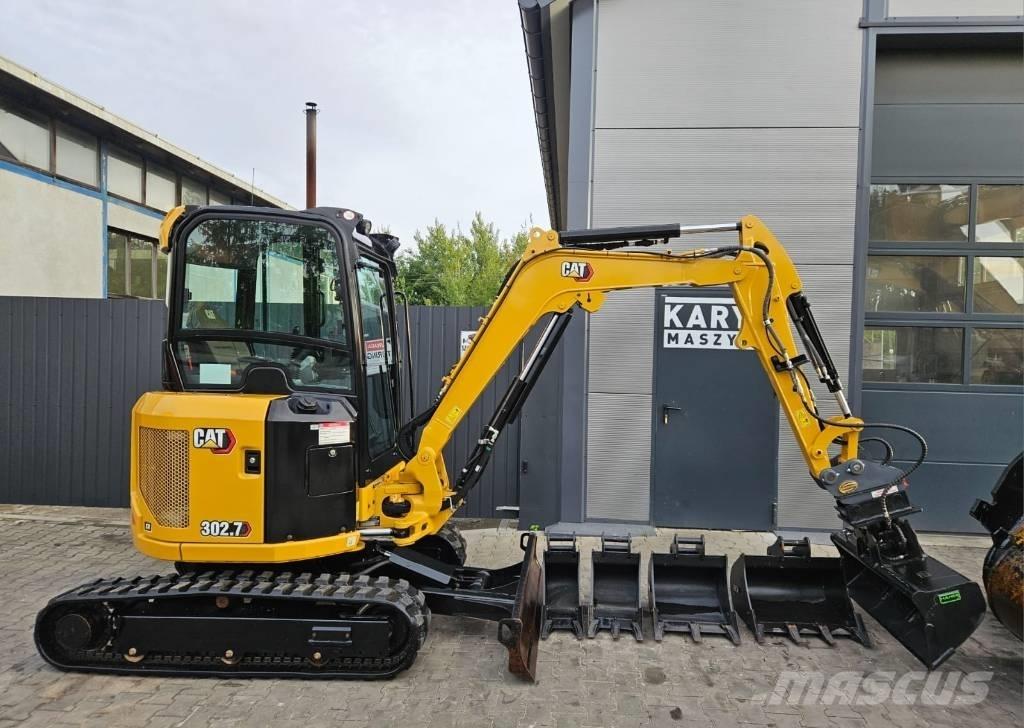 CAT 302.7 CR 소형 굴삭기 7톤 미만