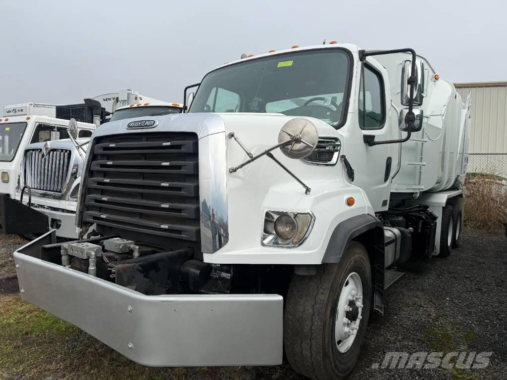 Freightliner 108SD 폐기물 수거 트럭