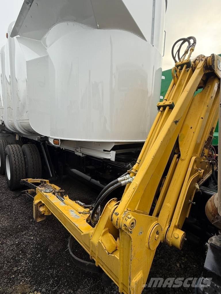 Freightliner 108SD 폐기물 수거 트럭