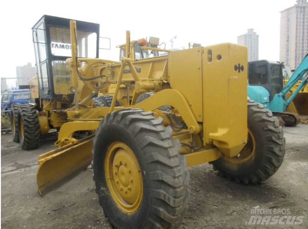 Komatsu GD 623 그레이더