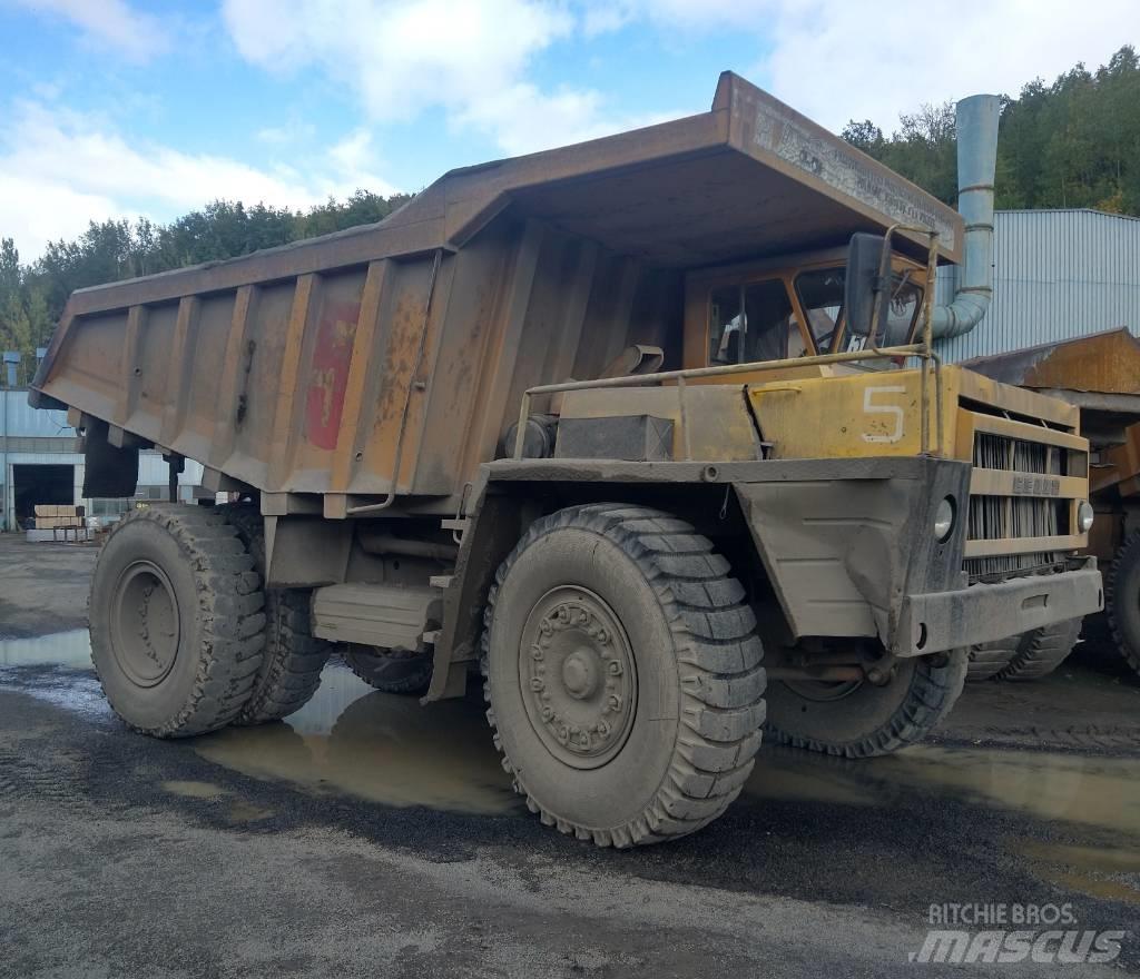 Belaz 7523 초대형 덤프 트럭