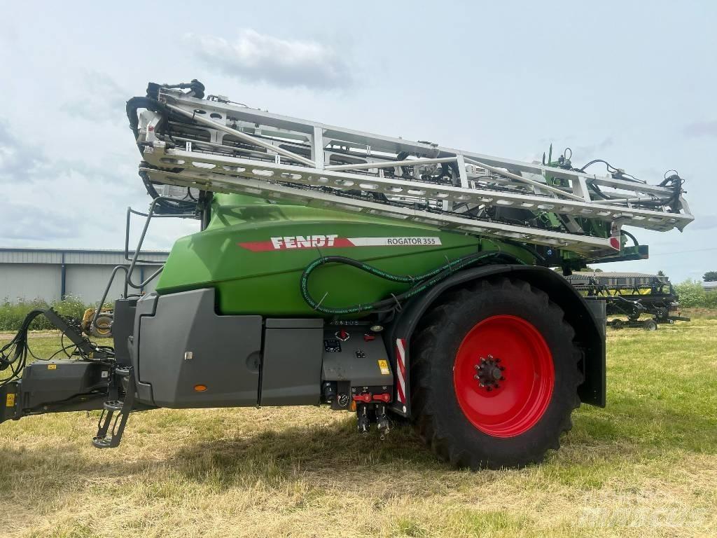 Fendt Rogator 355 견인형 분무기