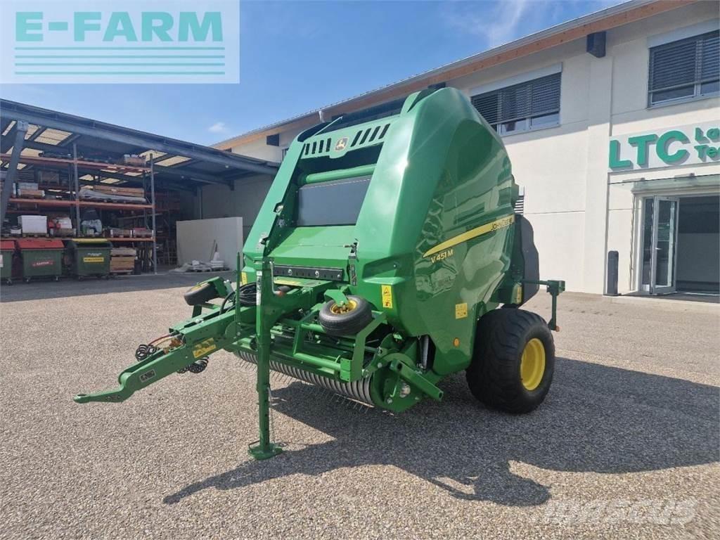 John Deere V451M 각형 곤포기