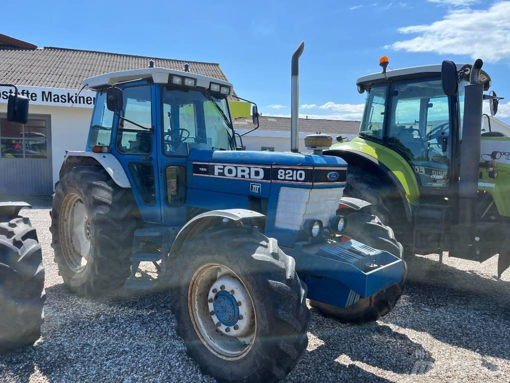 Ford 8210 Force III 트랙터