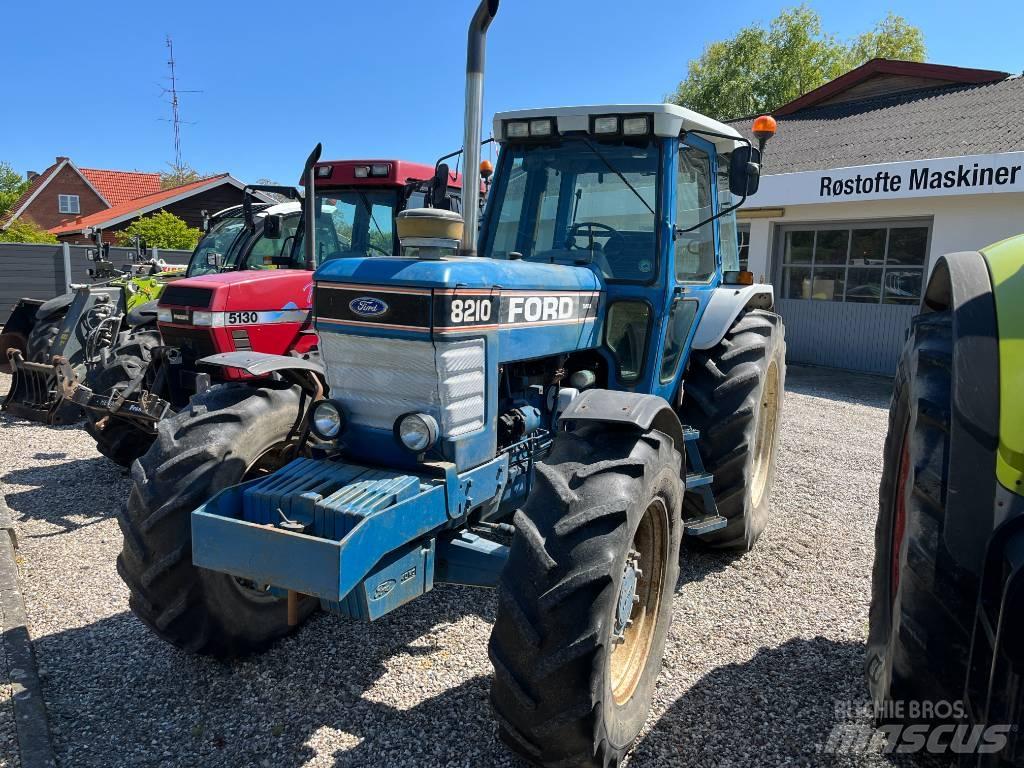 Ford 8210 Force III 트랙터