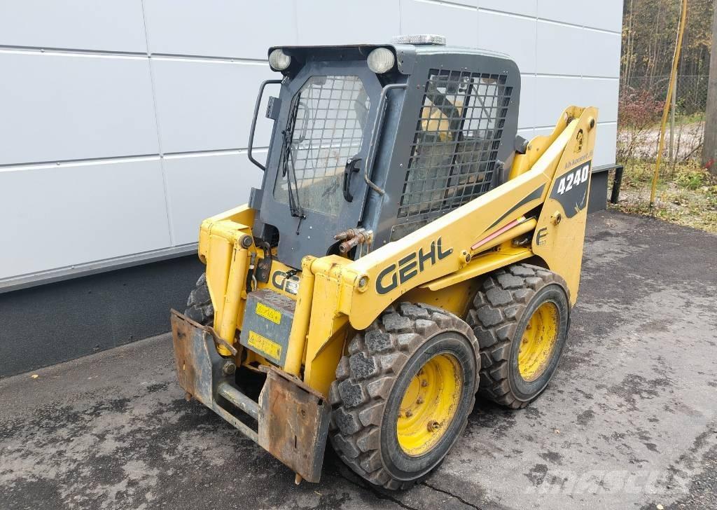 Gehl 4240 E  스키드로더
