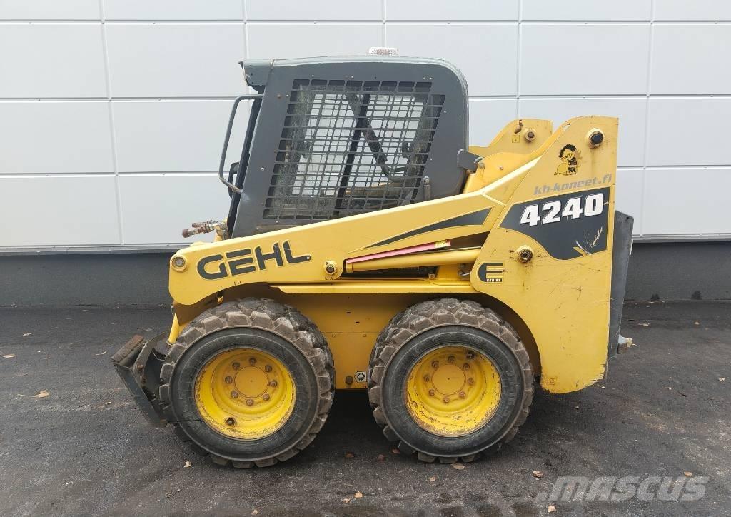 Gehl 4240 E  스키드로더