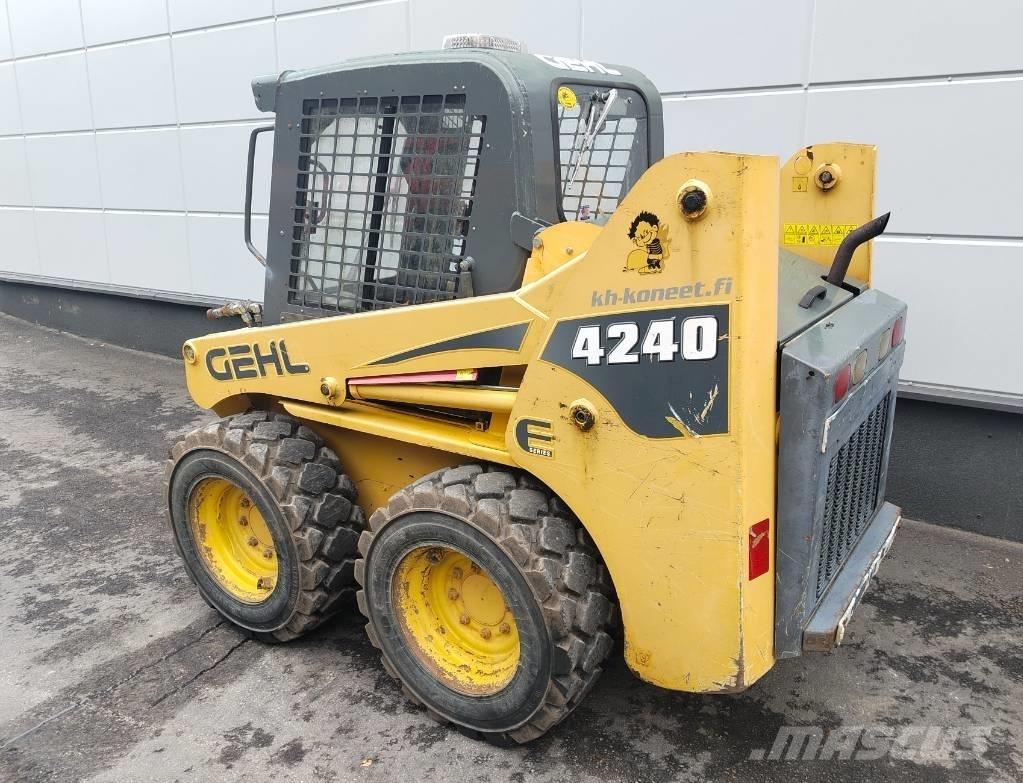 Gehl 4240 E  스키드로더