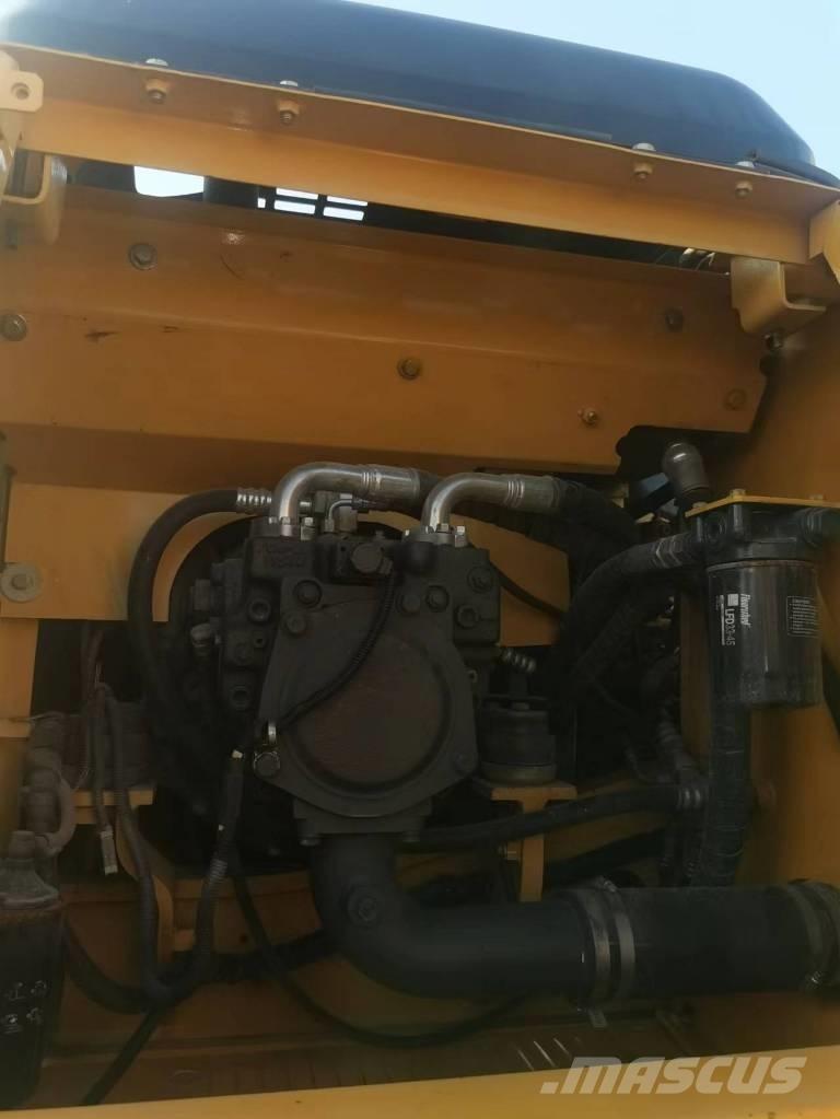 Komatsu PC 160 LC-7 대형 굴삭기 29톤 이상