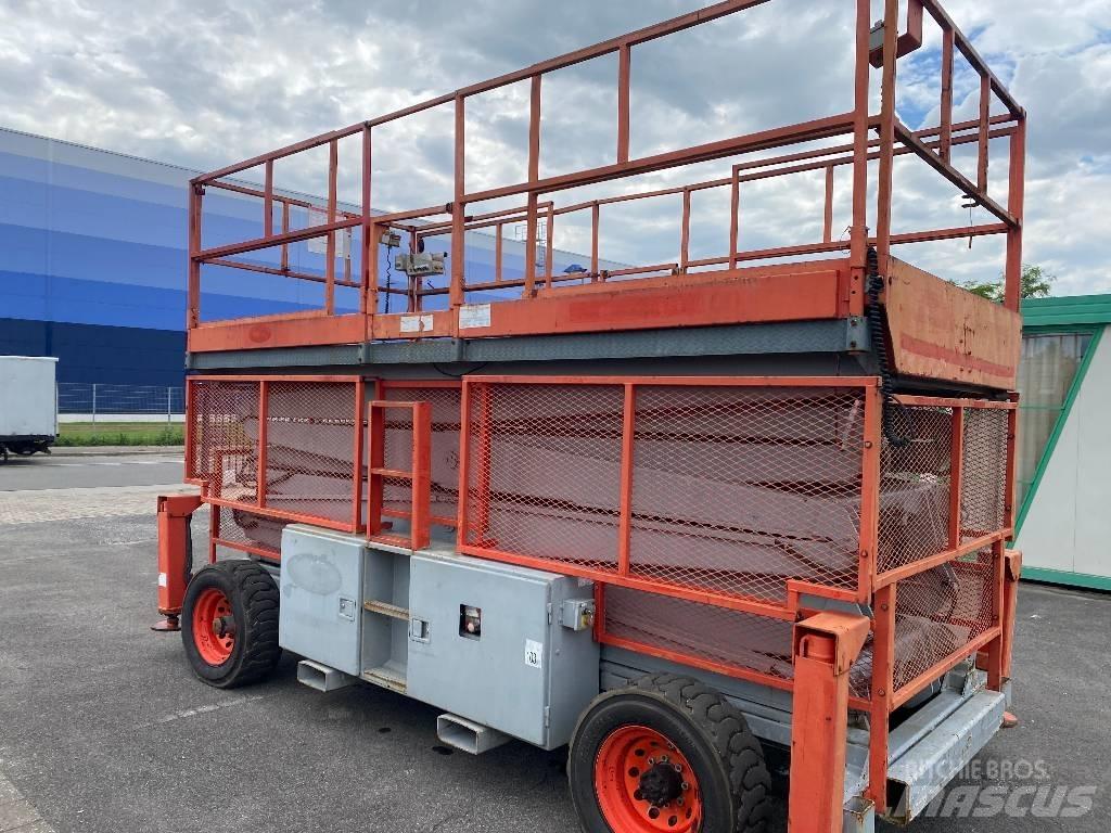SkyJack SJ 9250 RT 가위형 리프트