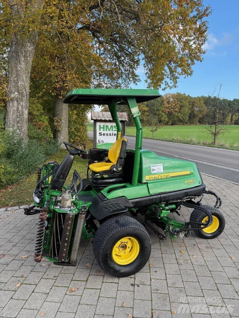 John Deere 8700 A 페어웨이 잔디깎기