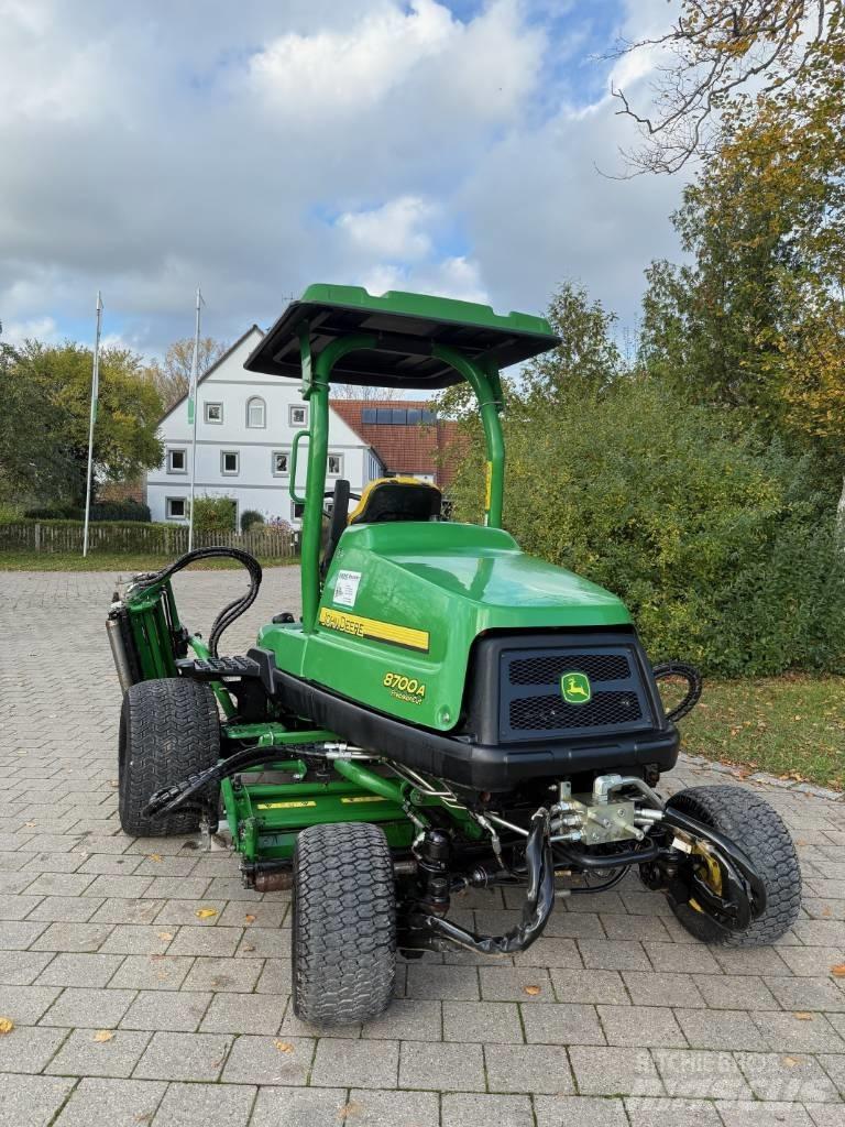 John Deere 8700 A 페어웨이 잔디깎기