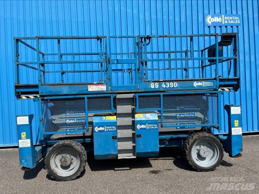 Genie GS 4390 RT 가위형 리프트