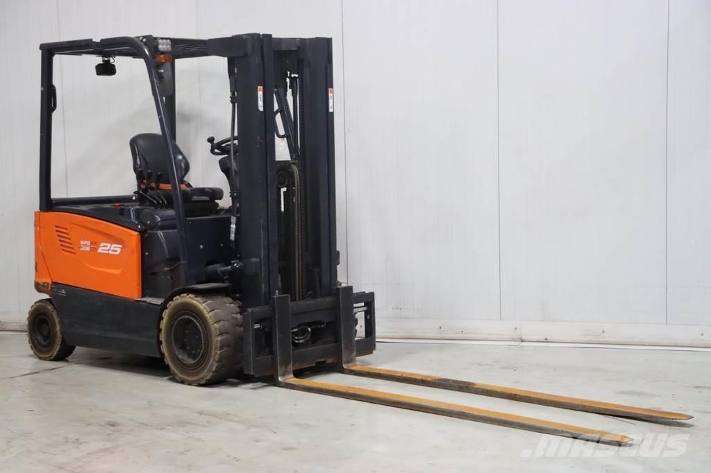 Doosan B25X-7 전동 지게차