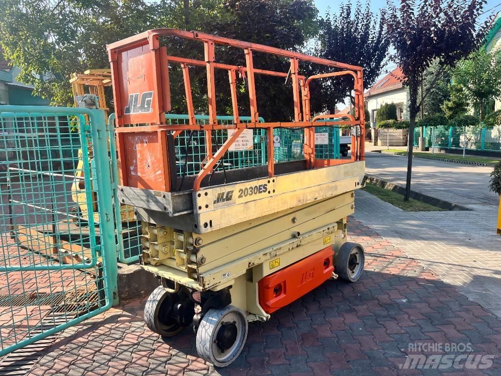 JLG 2030ES     V-3450 인원/화물 앨리베이터