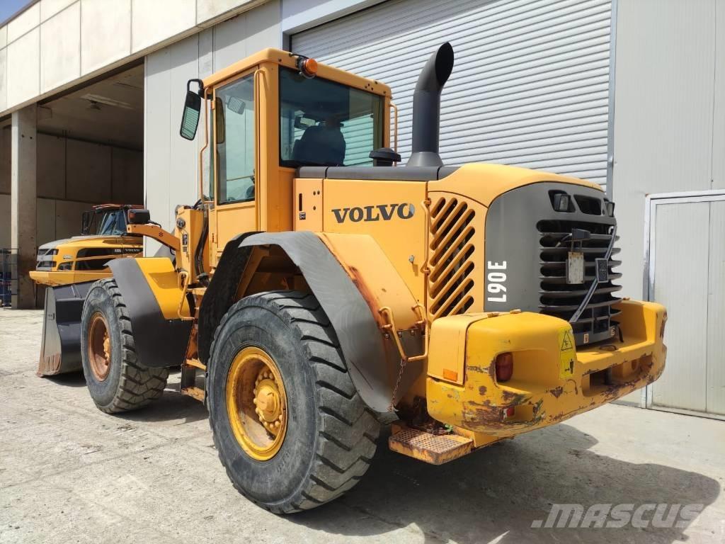 Volvo L 90 E  휠로우더