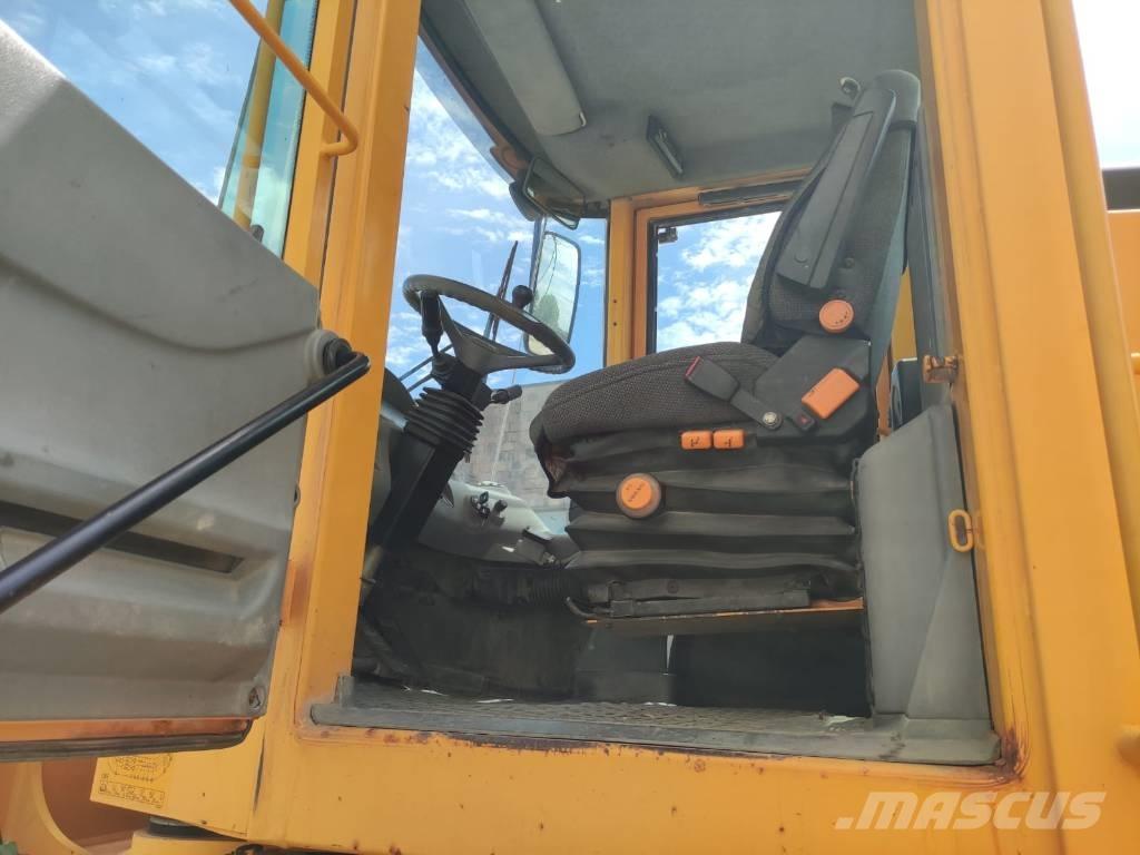 Volvo L 90 E  휠로우더