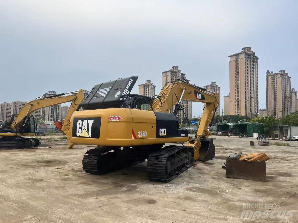 CAT 325D 대형 굴삭기 29톤 이상